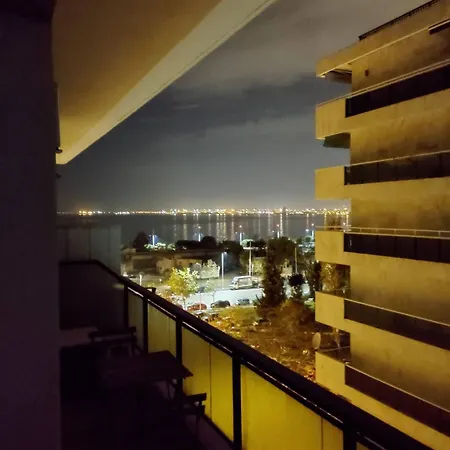 Promenade With Sea View Yr2 דירה