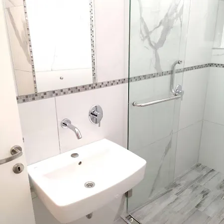 Promenade With Sea View Yr1 *